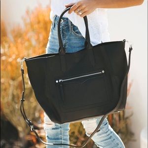VICI Camden Crossbody